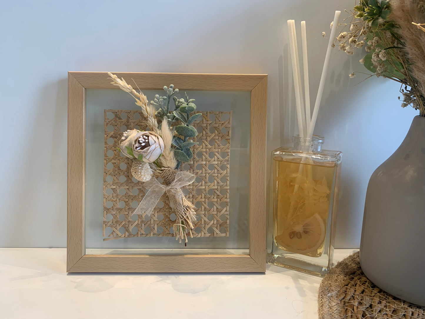 Aesthetic Frame 2