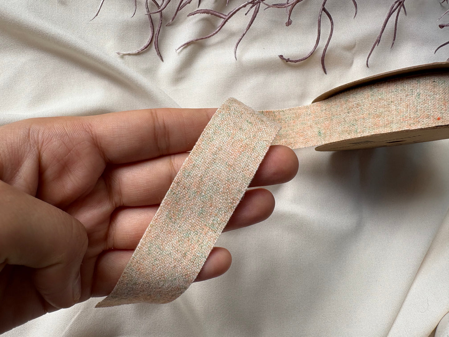 Aesthetic Textured Lace - Beige