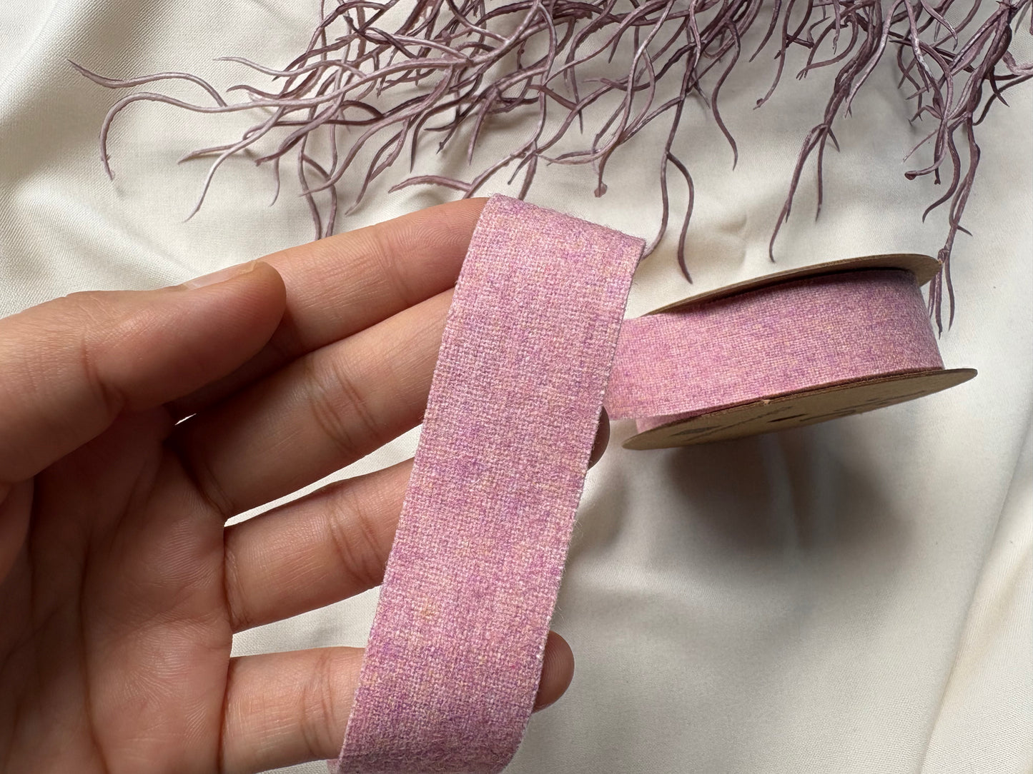 Aesthetic Textured Lace - Pink