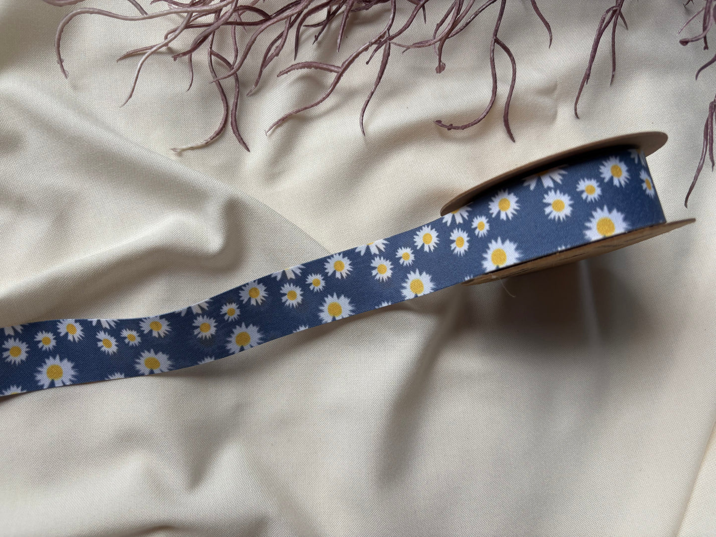 Daisies Lace - Blue