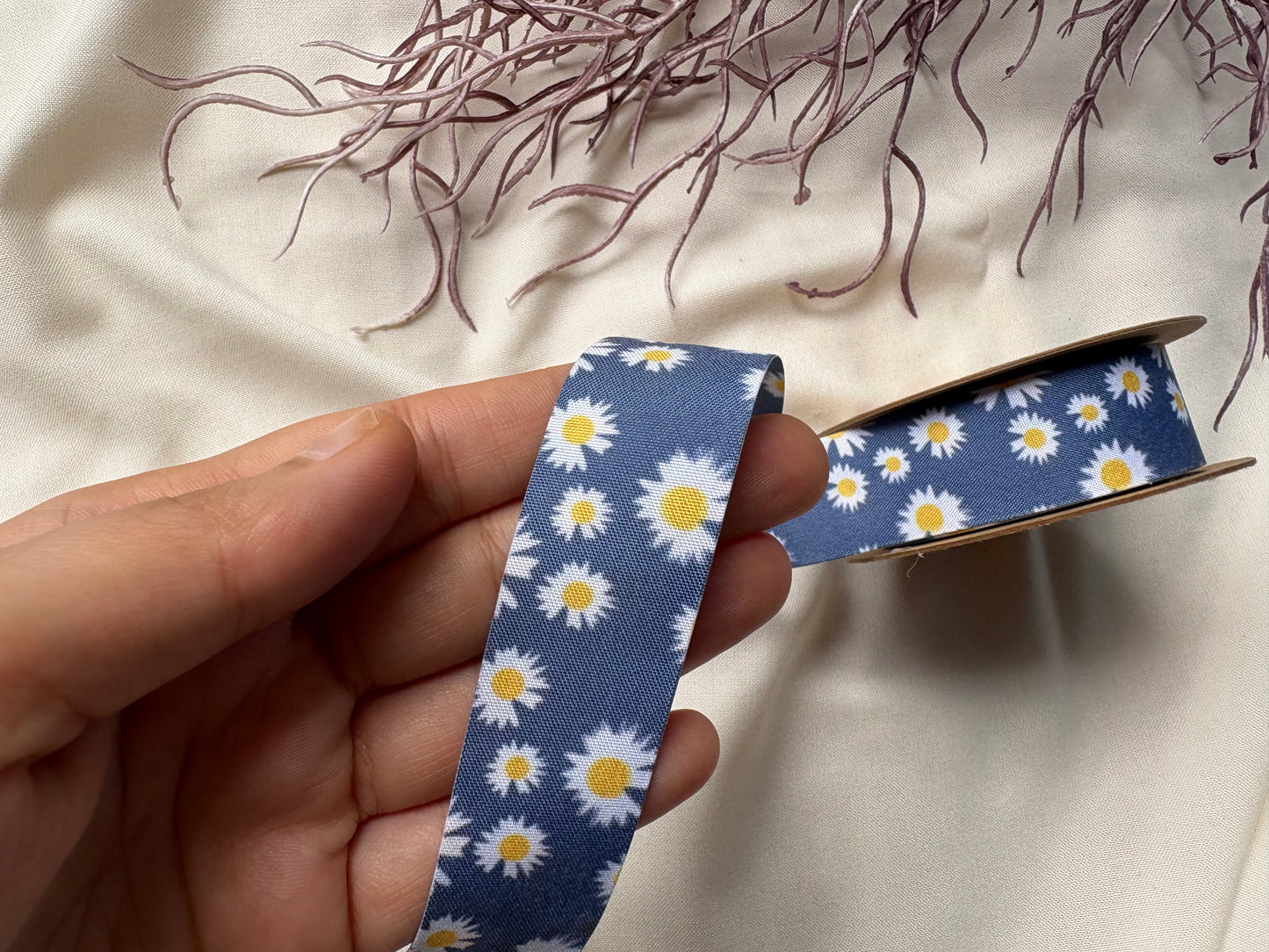 Daisies Lace - Blue