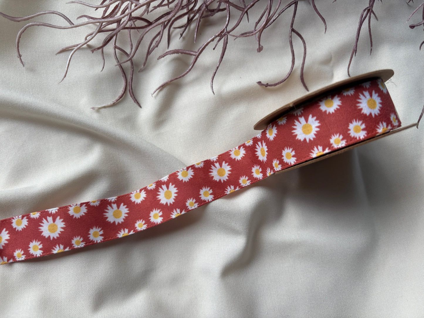 Daisies Lace - Red