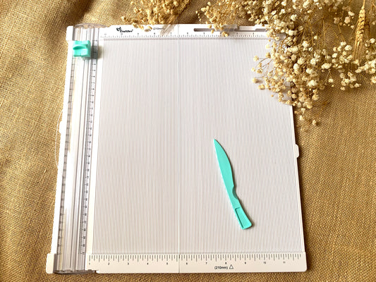 Paper Cutter + Score Board