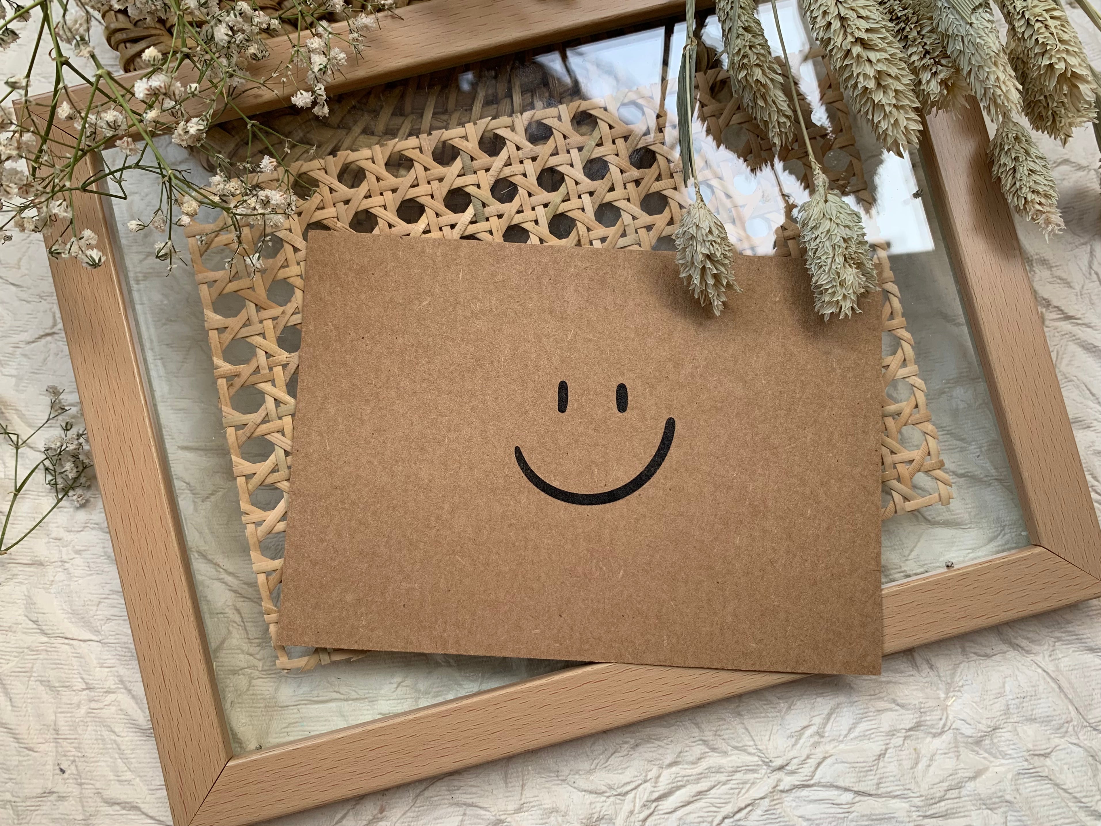 Smiley Postcard – BRWN